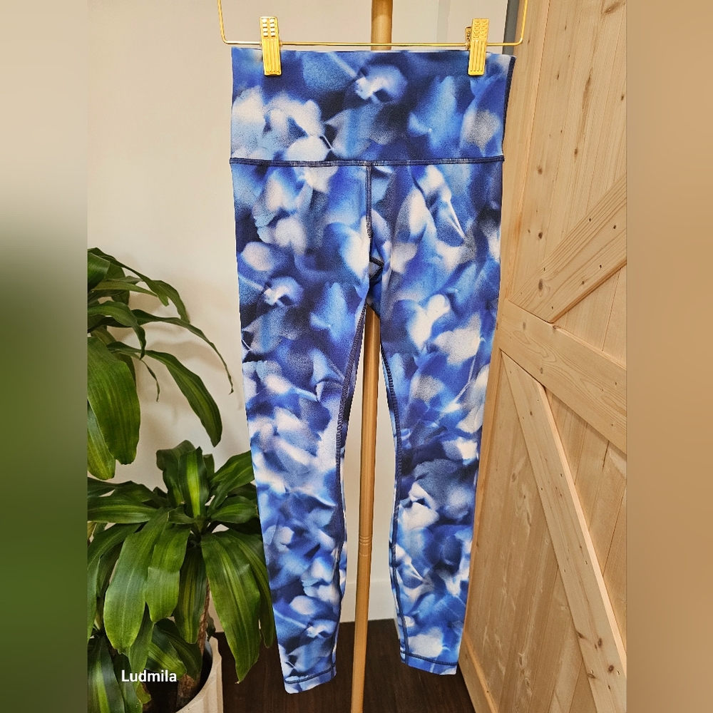 LULULEMON  size 4‎ workout leggings